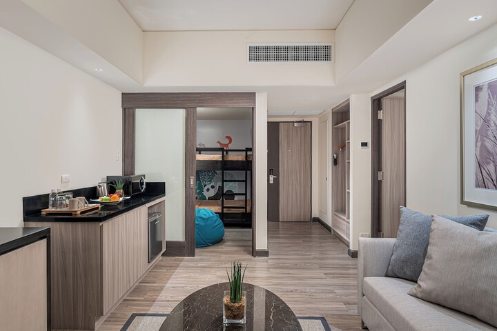 Room 6 of 35