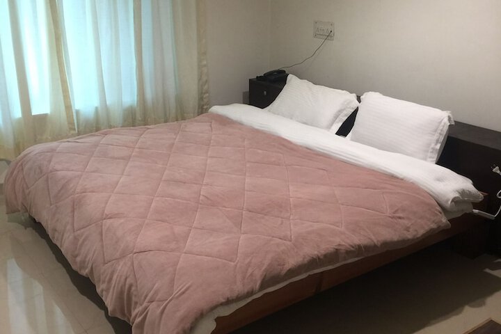 Room 11 of 29