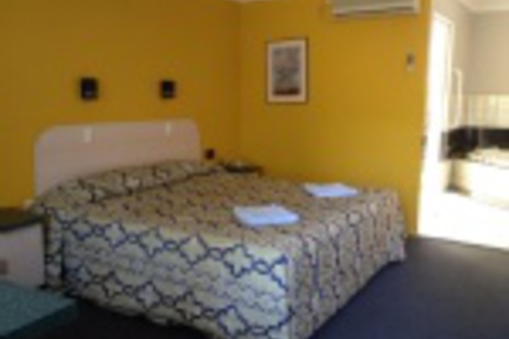 Room 41 of 144