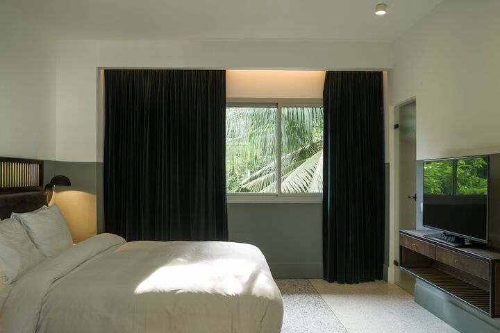 Room 3 of 27