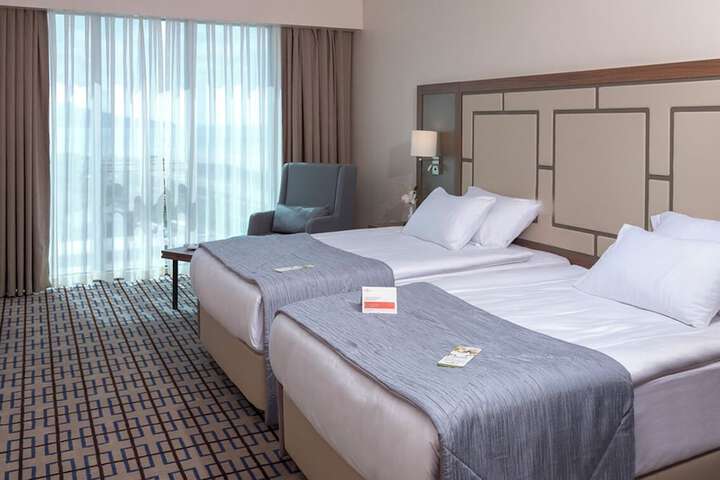 Room 34 of 97