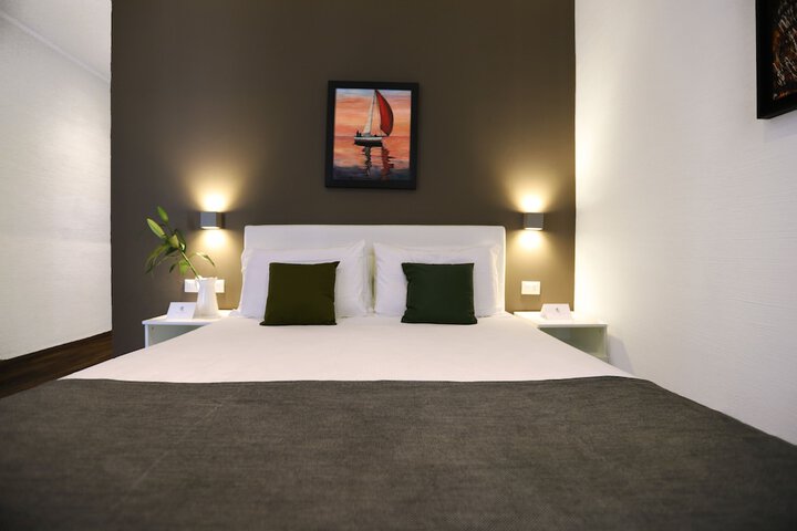 Room 13 of 69