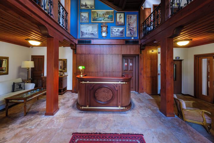 Guest Lobby