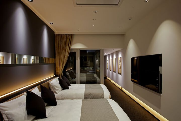 Room 73 of 107