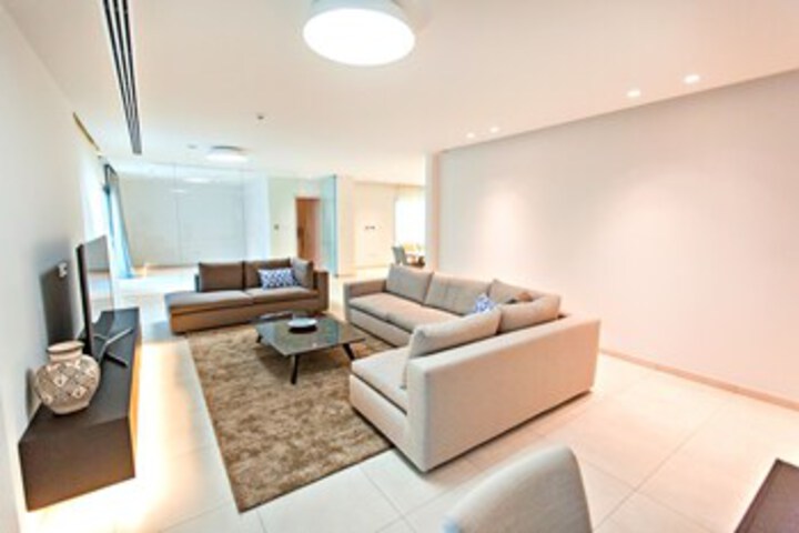 Room 15 of 32