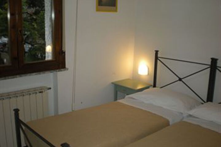 Room 9 of 26