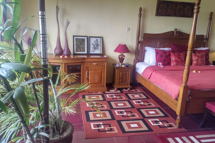 Room 14 of 103
