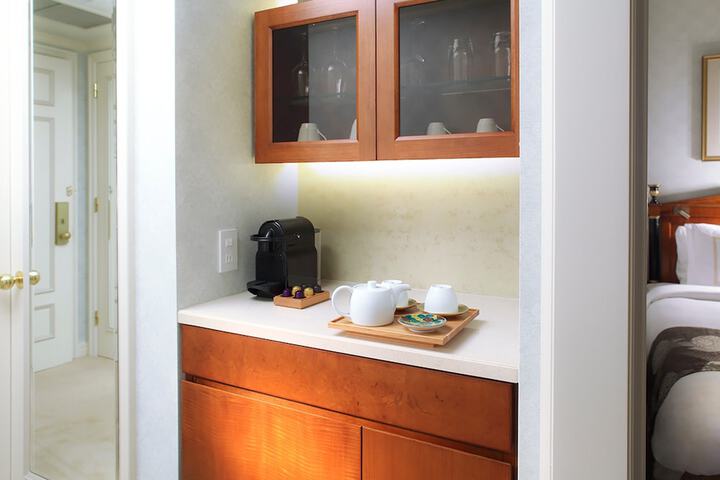 Room 14 of 175