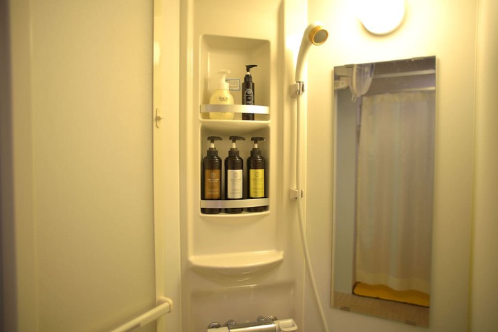 Room 6 of 24