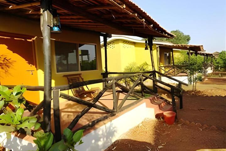 Hotel Kanha (Treasure in Forest)