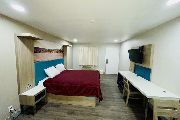 Room 9 of 20