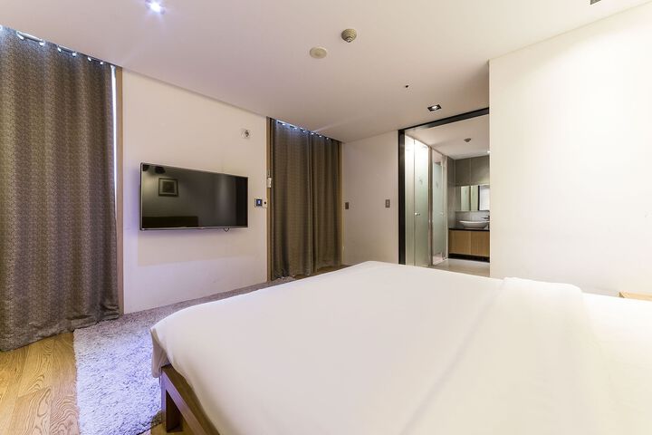 Room 147 of 176