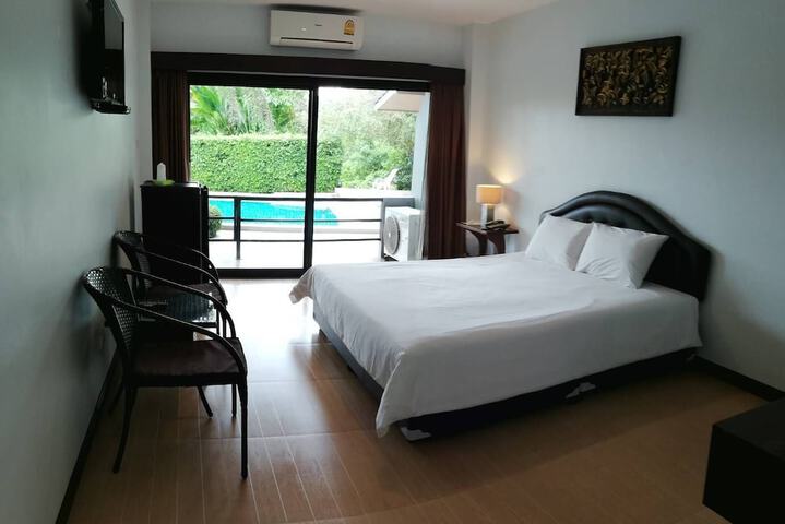 Room 2 of 27