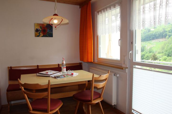 Room 26 of 86