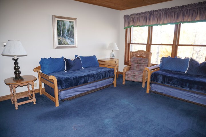 Room 10 of 19