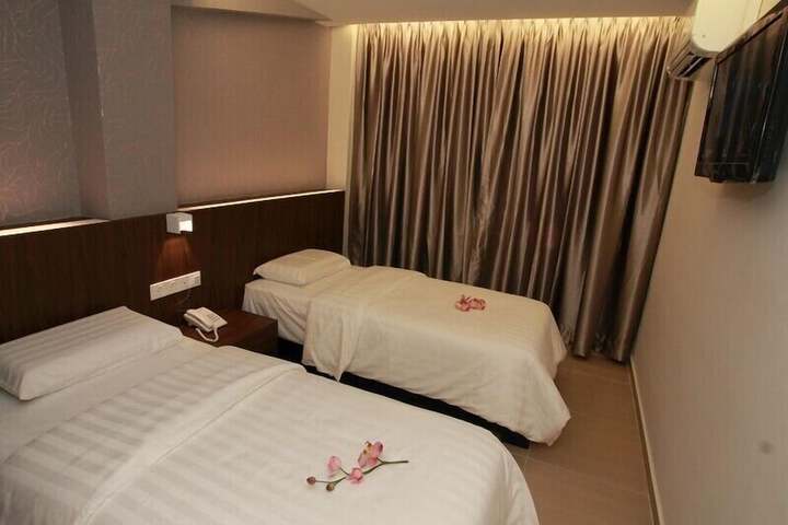 Room 7 of 37
