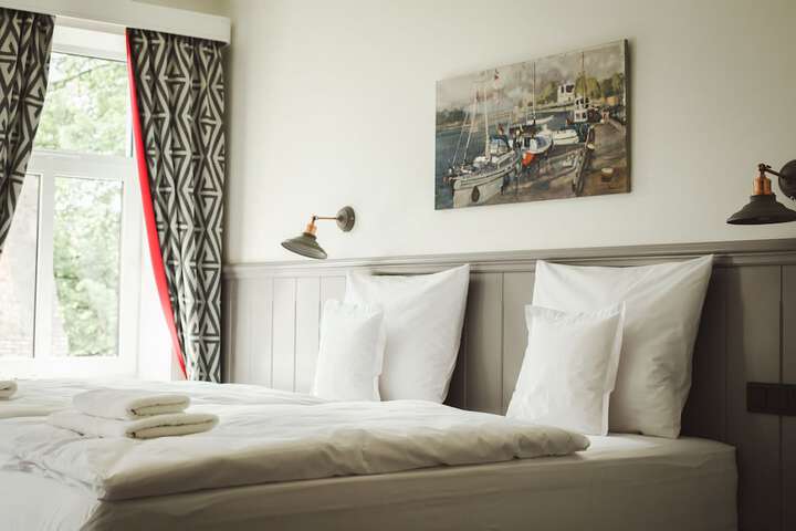 Room 10 of 75