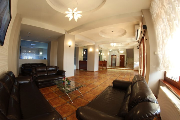 Entrance & Lobby