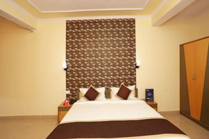 Room 14 of 32