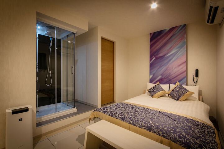 Room 8 of 64