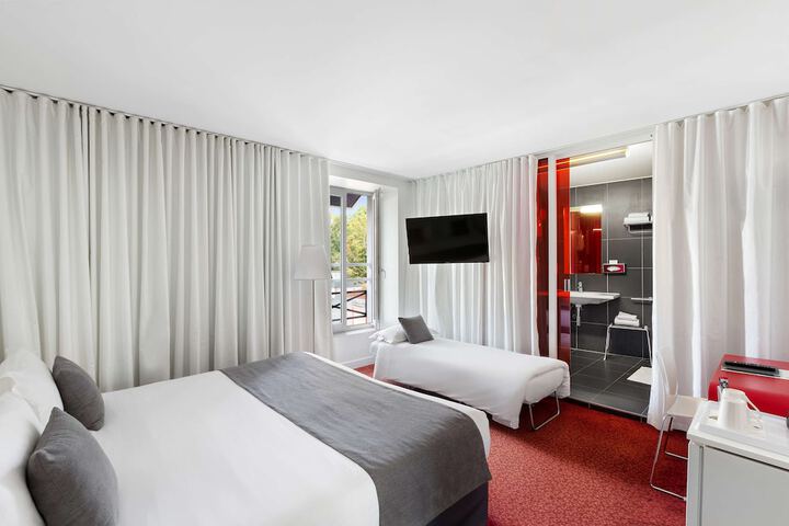 Room 11 of 60