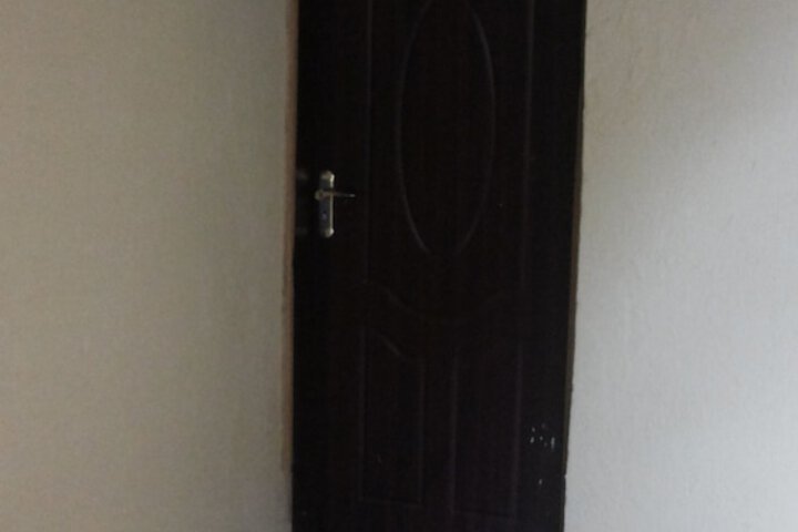 Room 3 of 27