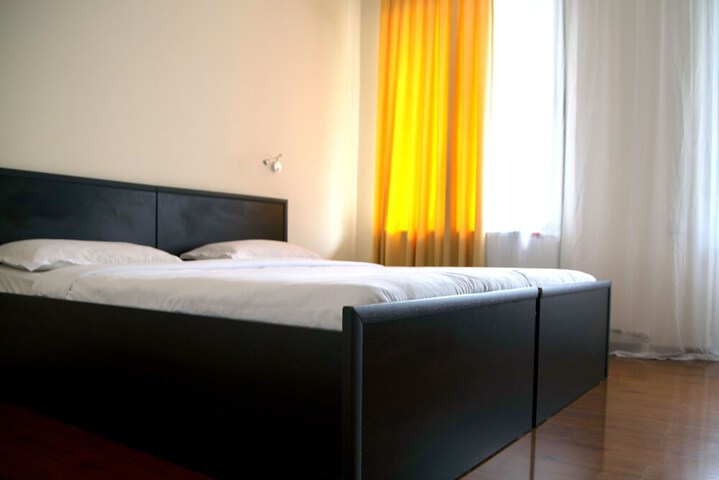 Room 17 of 42