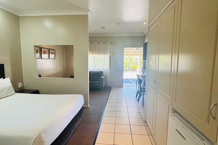 Room 10 of 46