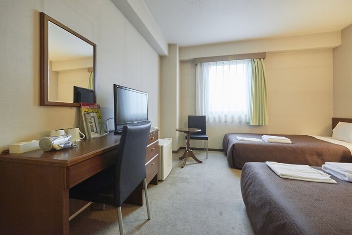 Room 12 of 42