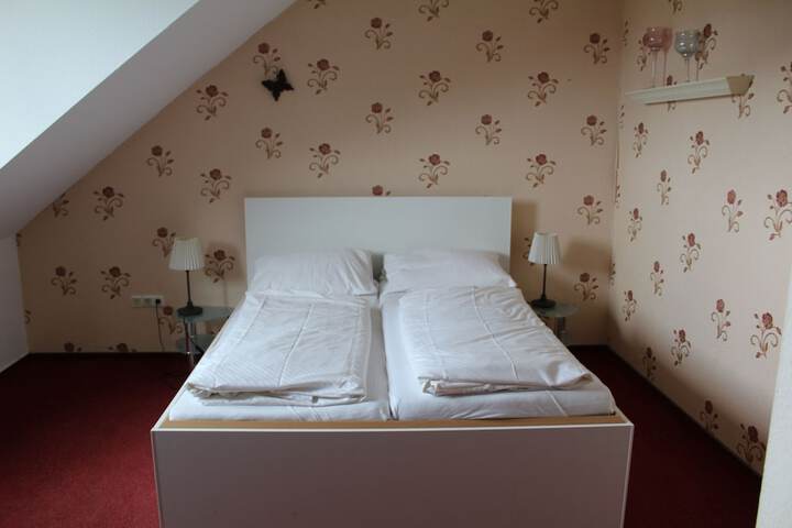 Room 22 of 68