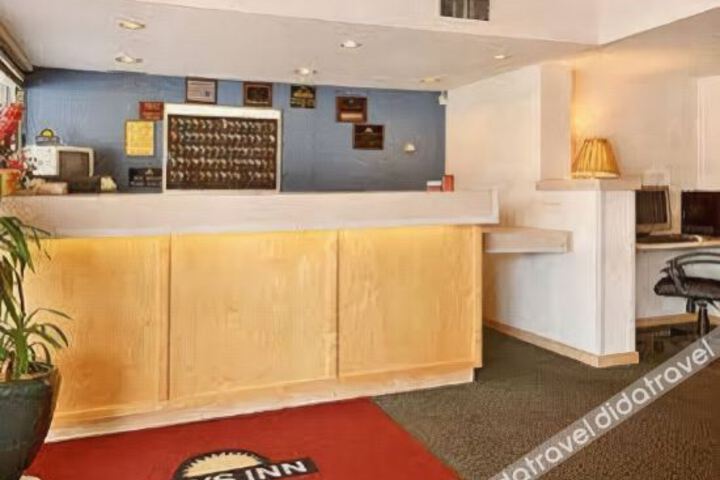 Photo of Days Inn Iowa City Coralville