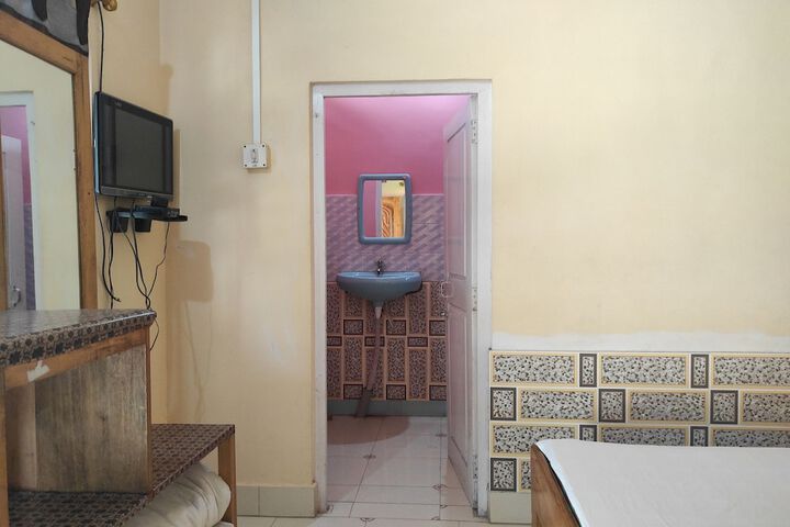 Room 9 of 31
