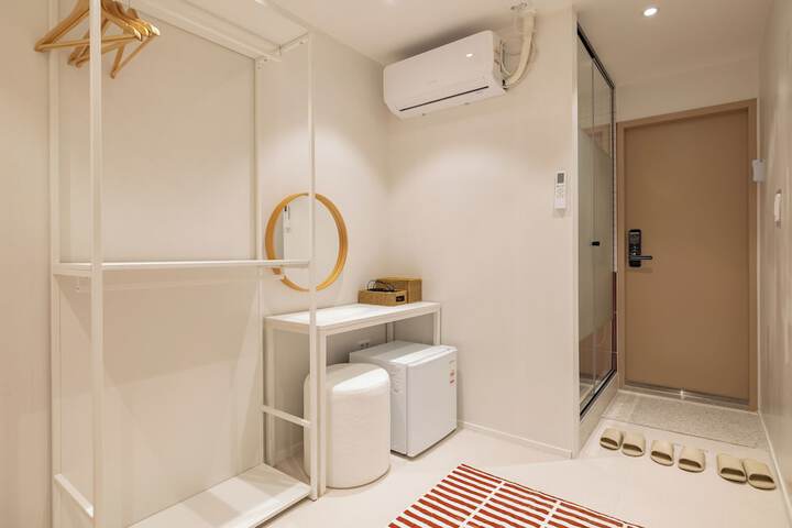 Room 63 of 117