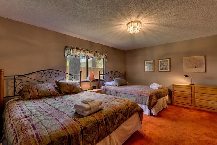 Room 3 of 20