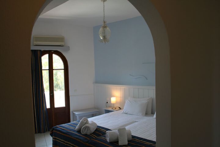 Room 5 of 42