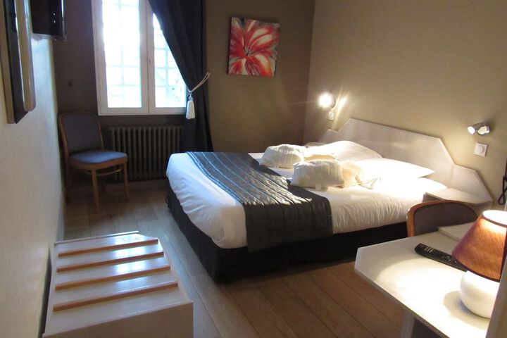 Room 11 of 41