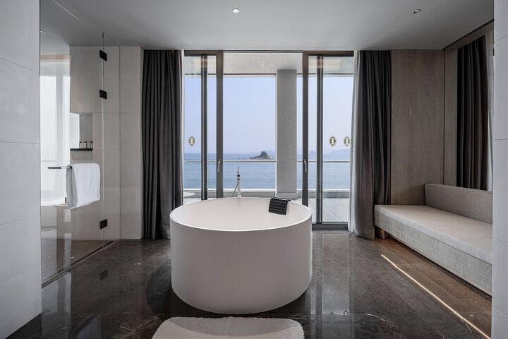 Room 21 of 175