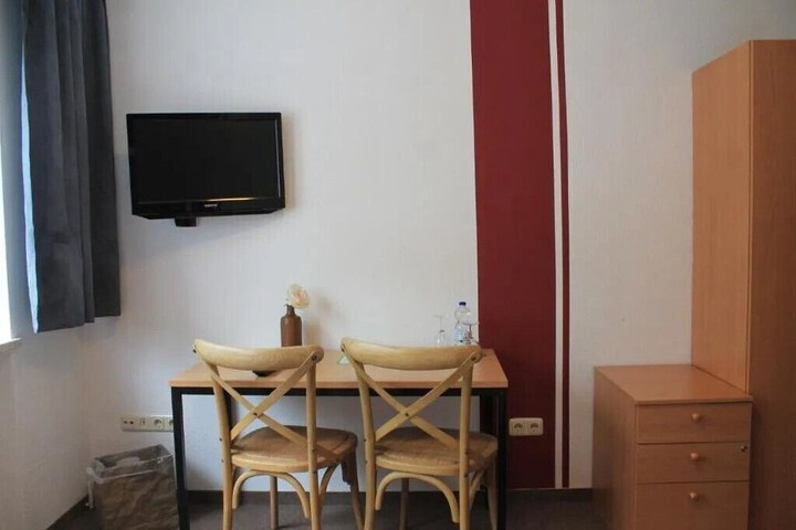Room 5 of 23