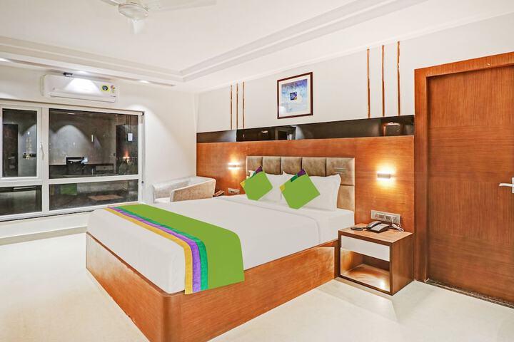 Room 15 of 44