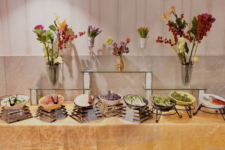 Dining 6 of 12