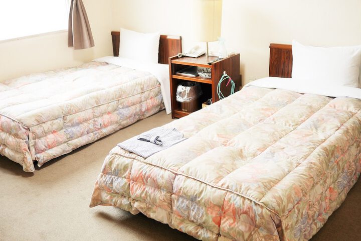 Room 8 of 74