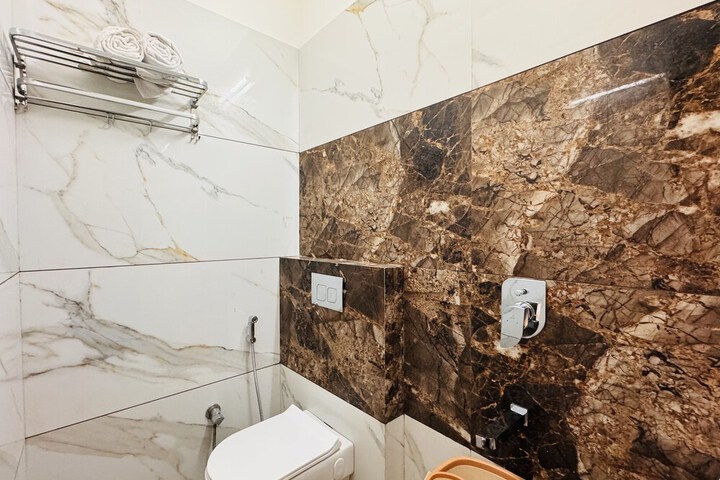 Room 26 of 37