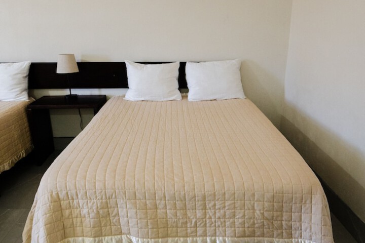 Room 45 of 211
