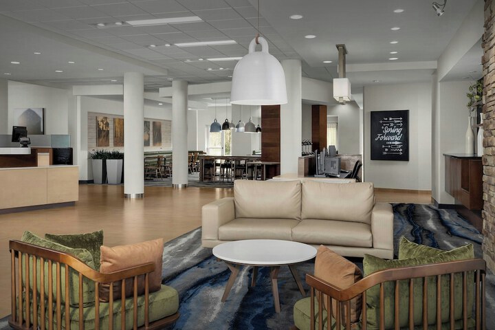 Lobby lounge