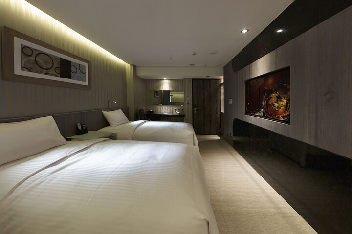 Room 8 of 26