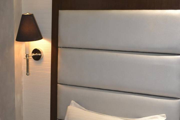 Room 21 of 65