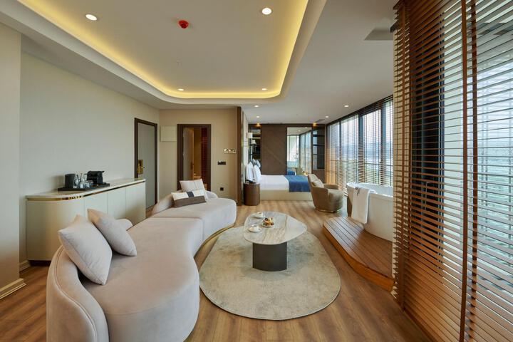 Room 95 of 113