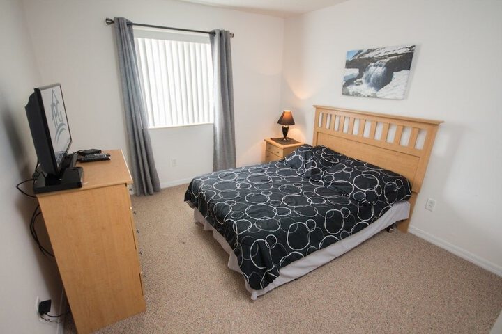 Room 5 of 12