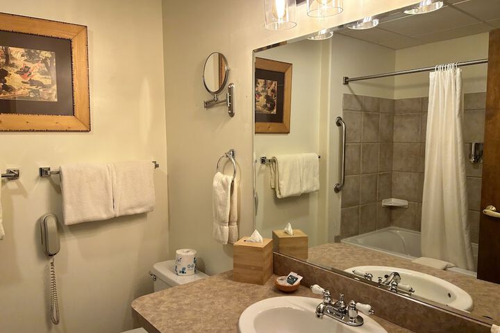 Room 180 of 259