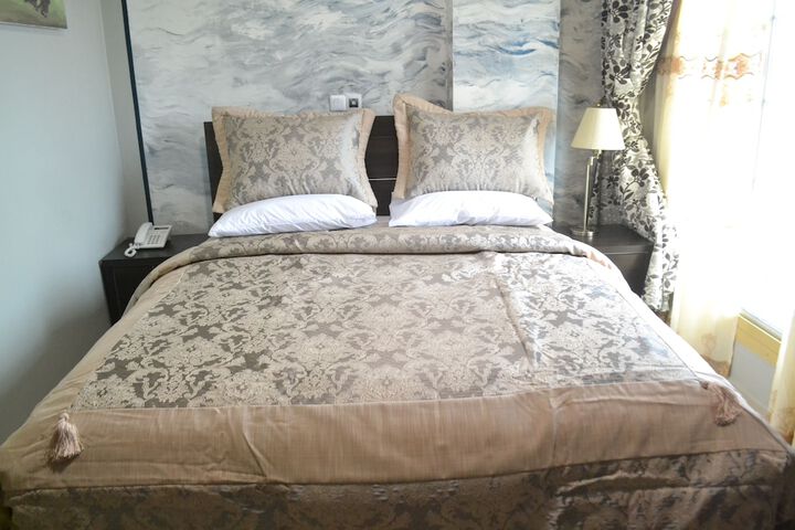 Room 2 of 59
